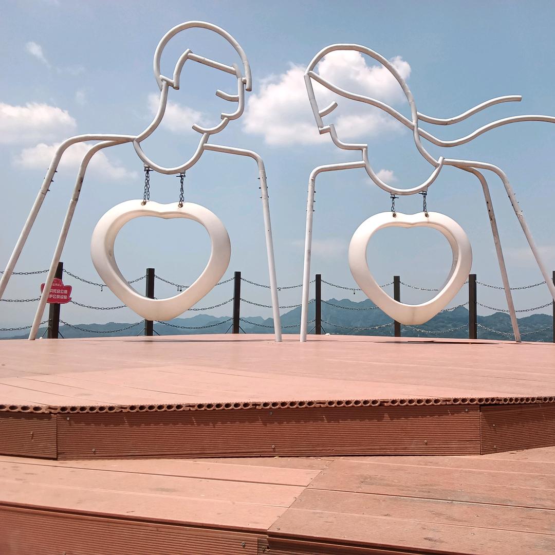 摆地摊，新鲜卖水果，