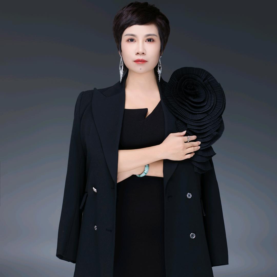君姐（霸道女神）