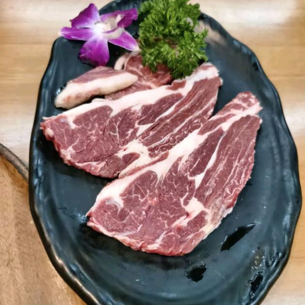 厨房里的老男人