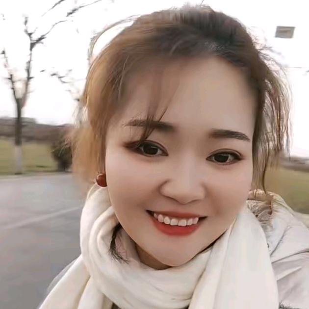 小小  ☞（渭南俏媳妇鼓舞团）