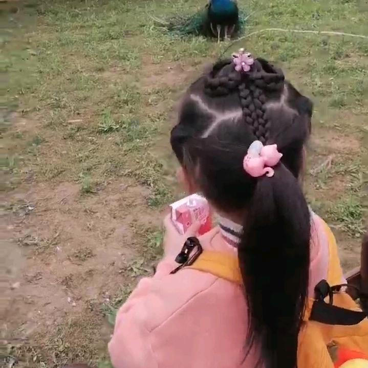 字牌小姐姐