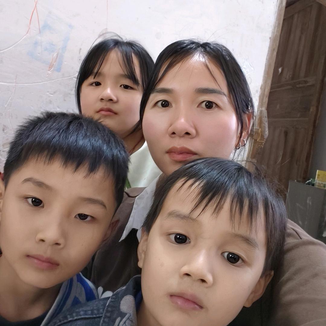 装修小容