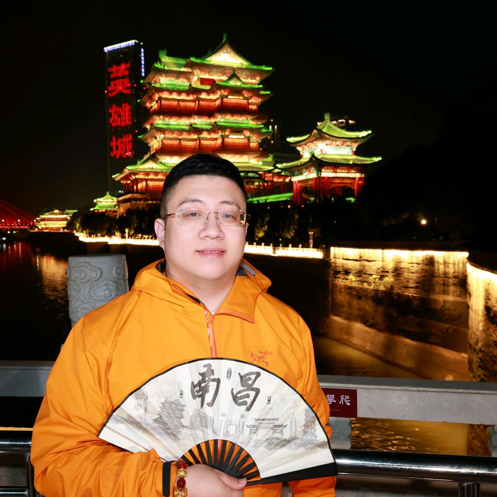 杨胖子          ╲  ╯