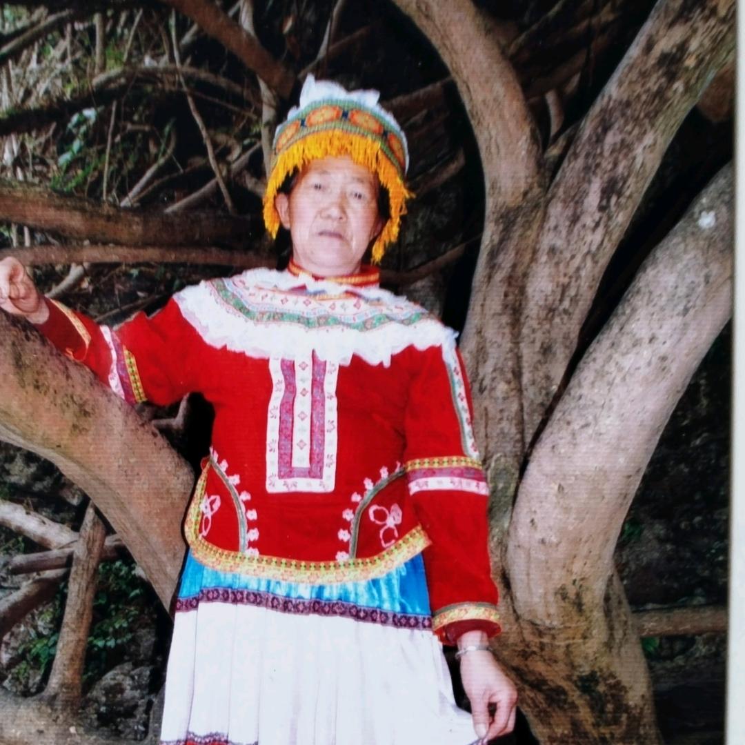 孔维芬