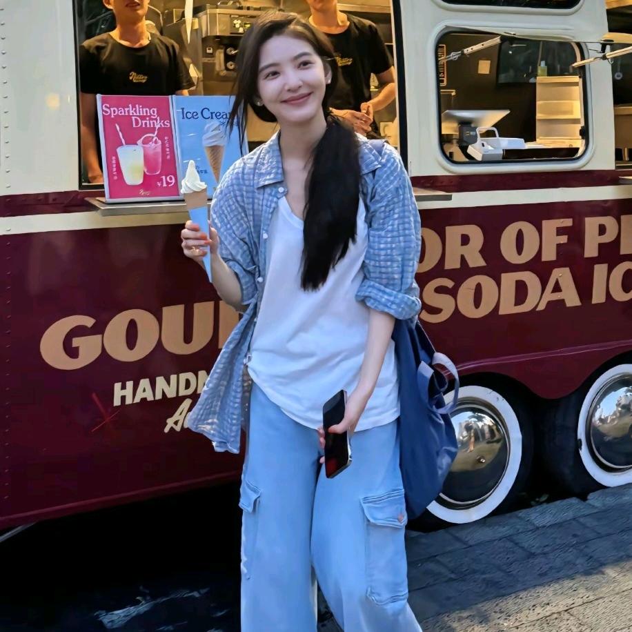 美丽绝育大蟑螂🩵