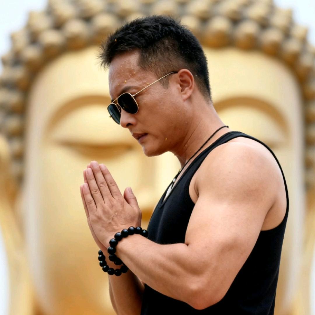 80後村干部求生记