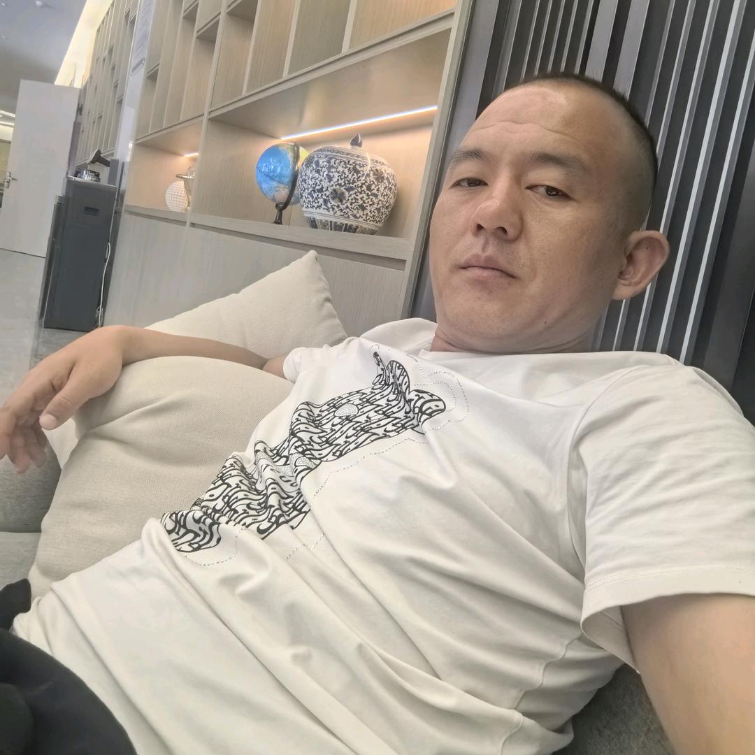 f   伟