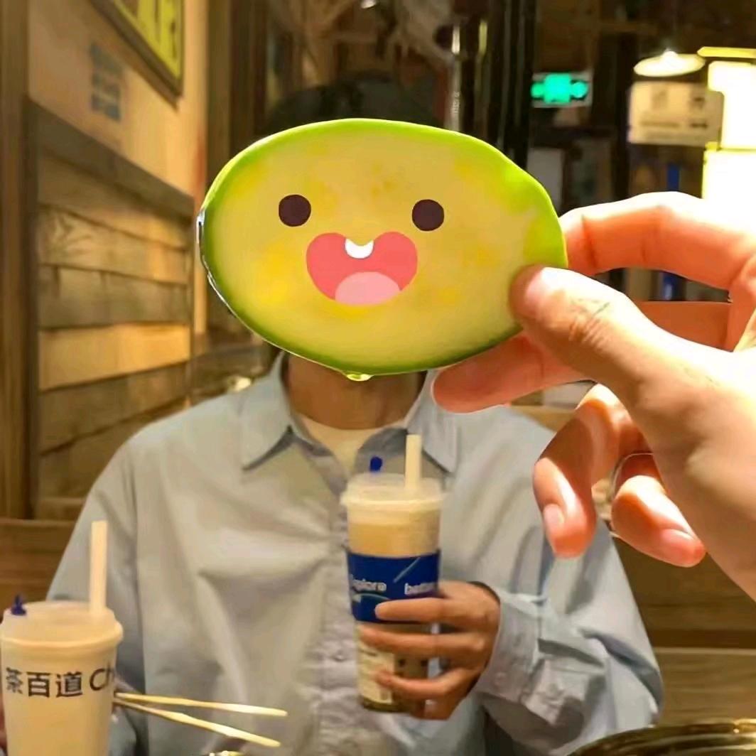 张胤.
