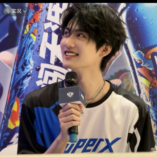 J军官炭烤布丁狗