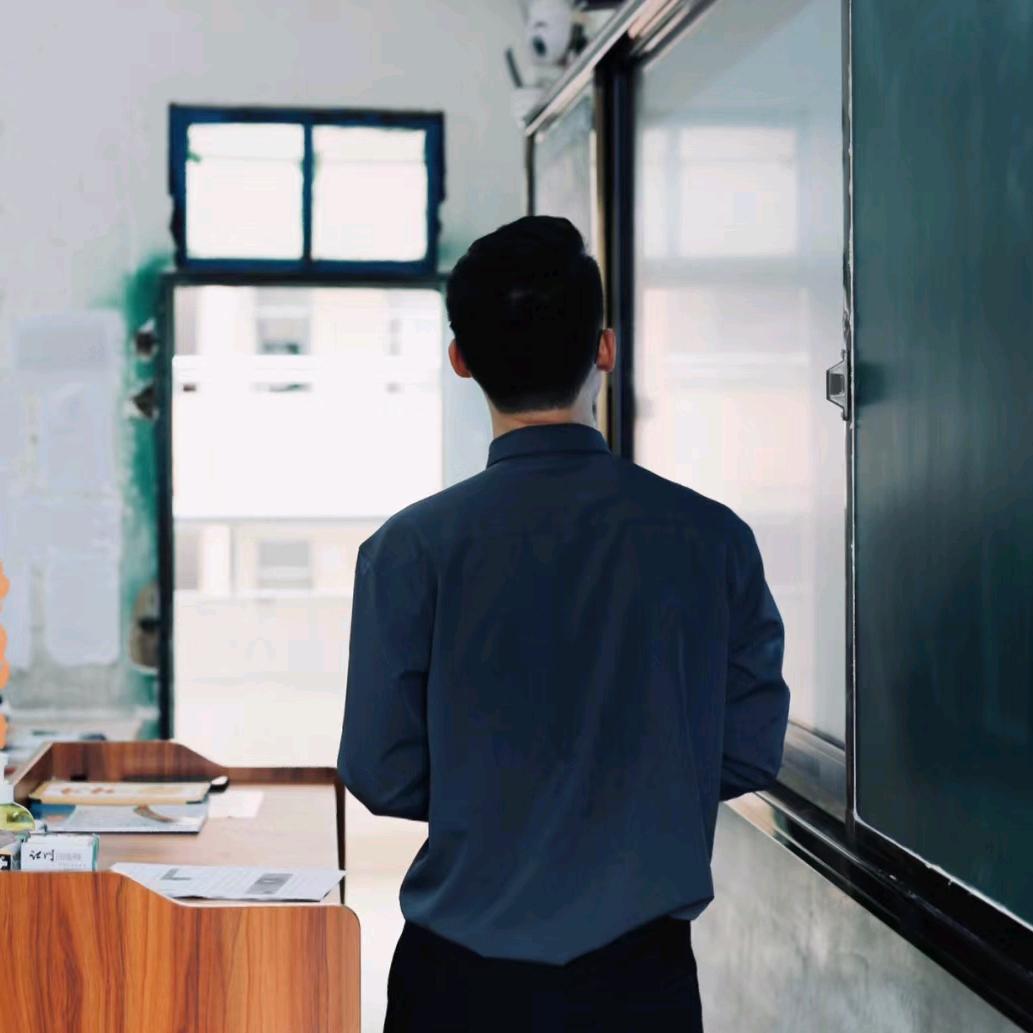 校长侃学.
