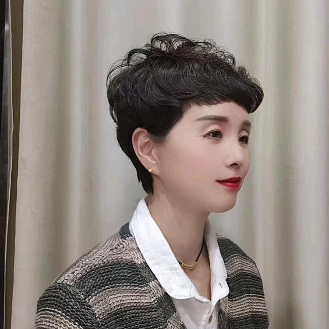 短发月姐