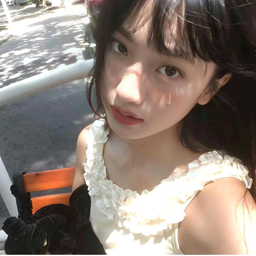 爱吃三味吐司的古拉