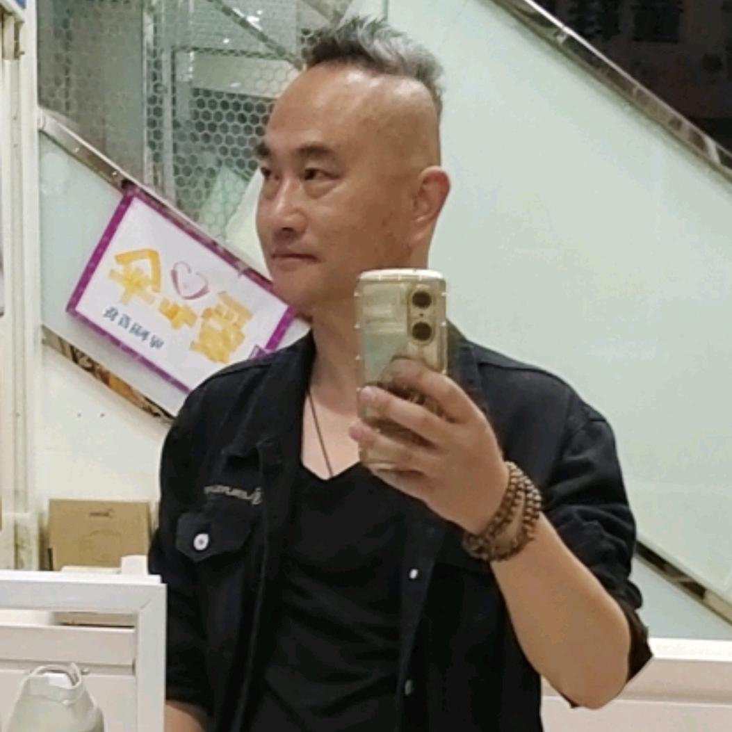 嘿，亲们，大家好。军翔百货欢迎大大小小们