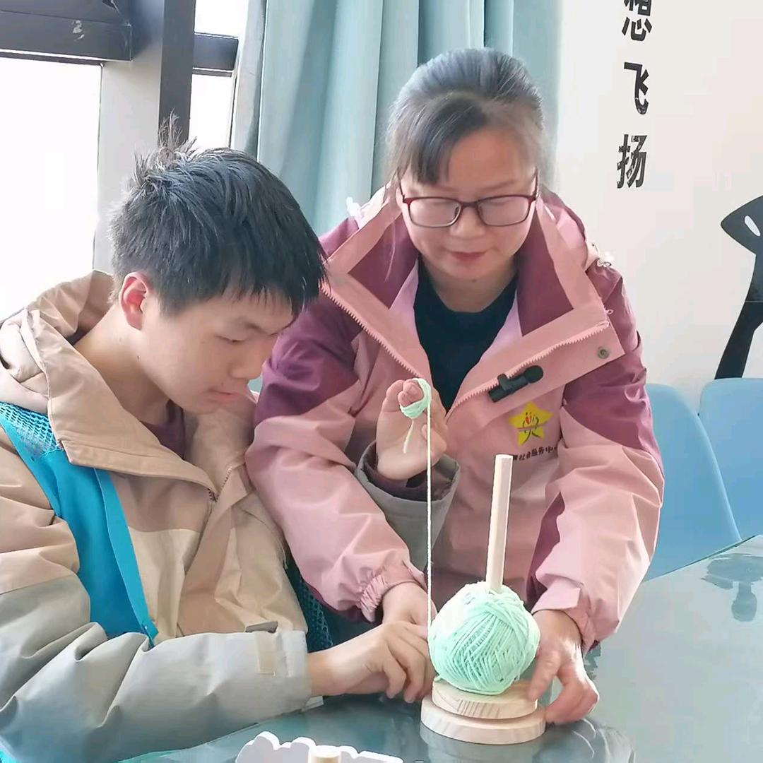 认真的郑老师🌸助残