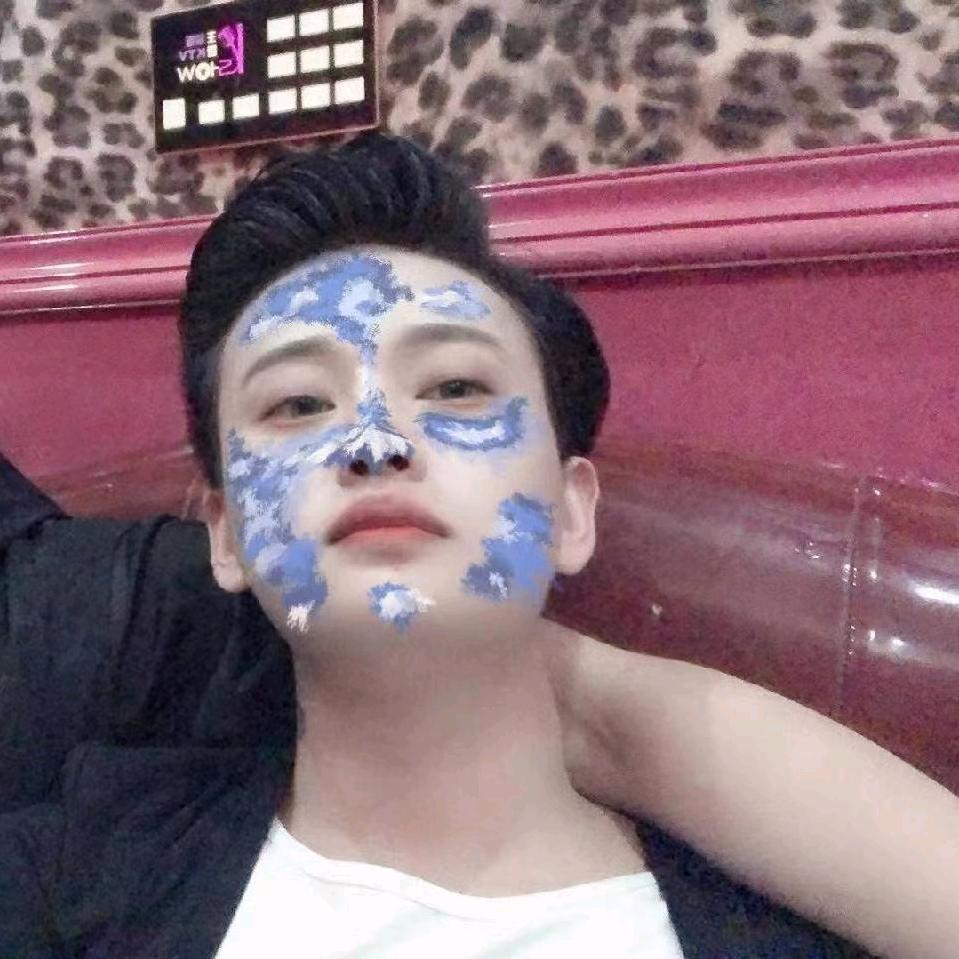 陪她笑