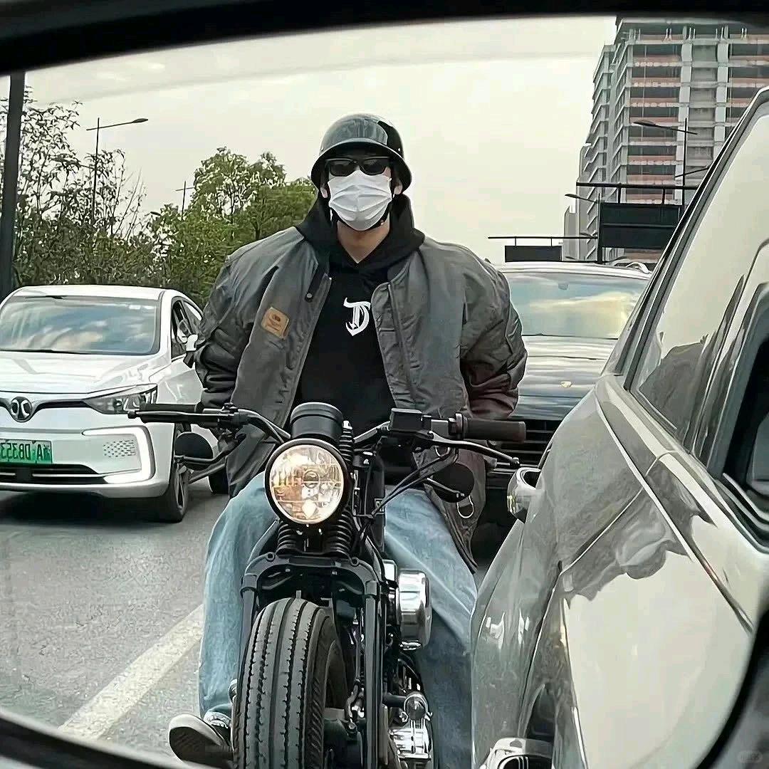 Mr