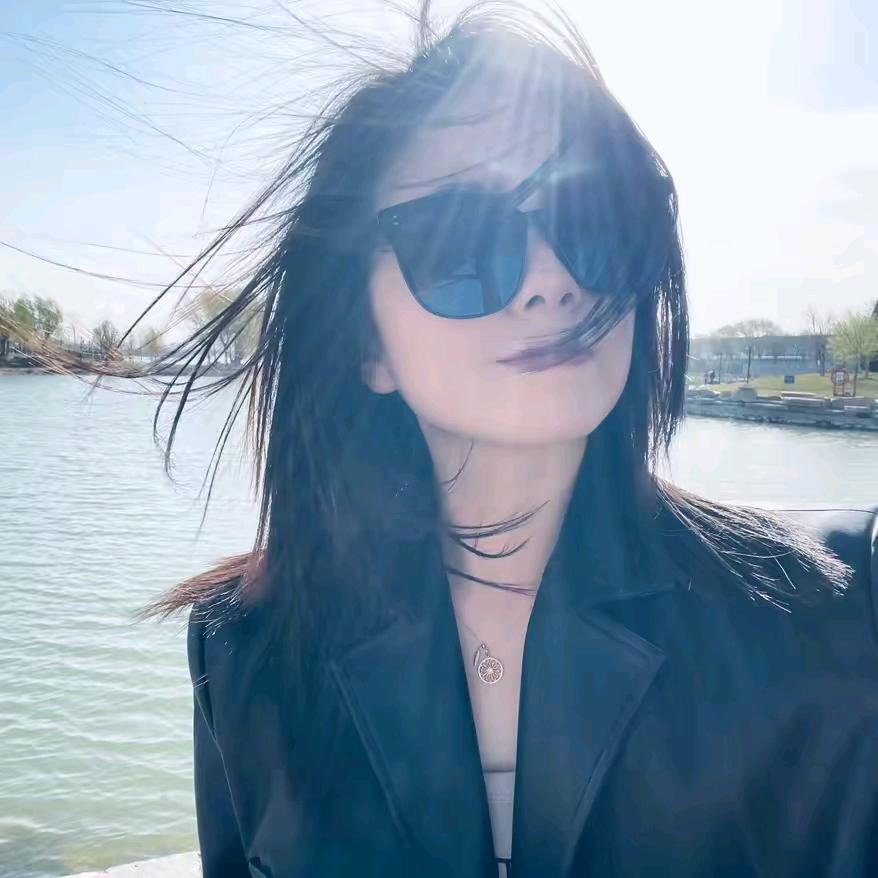美美子😇