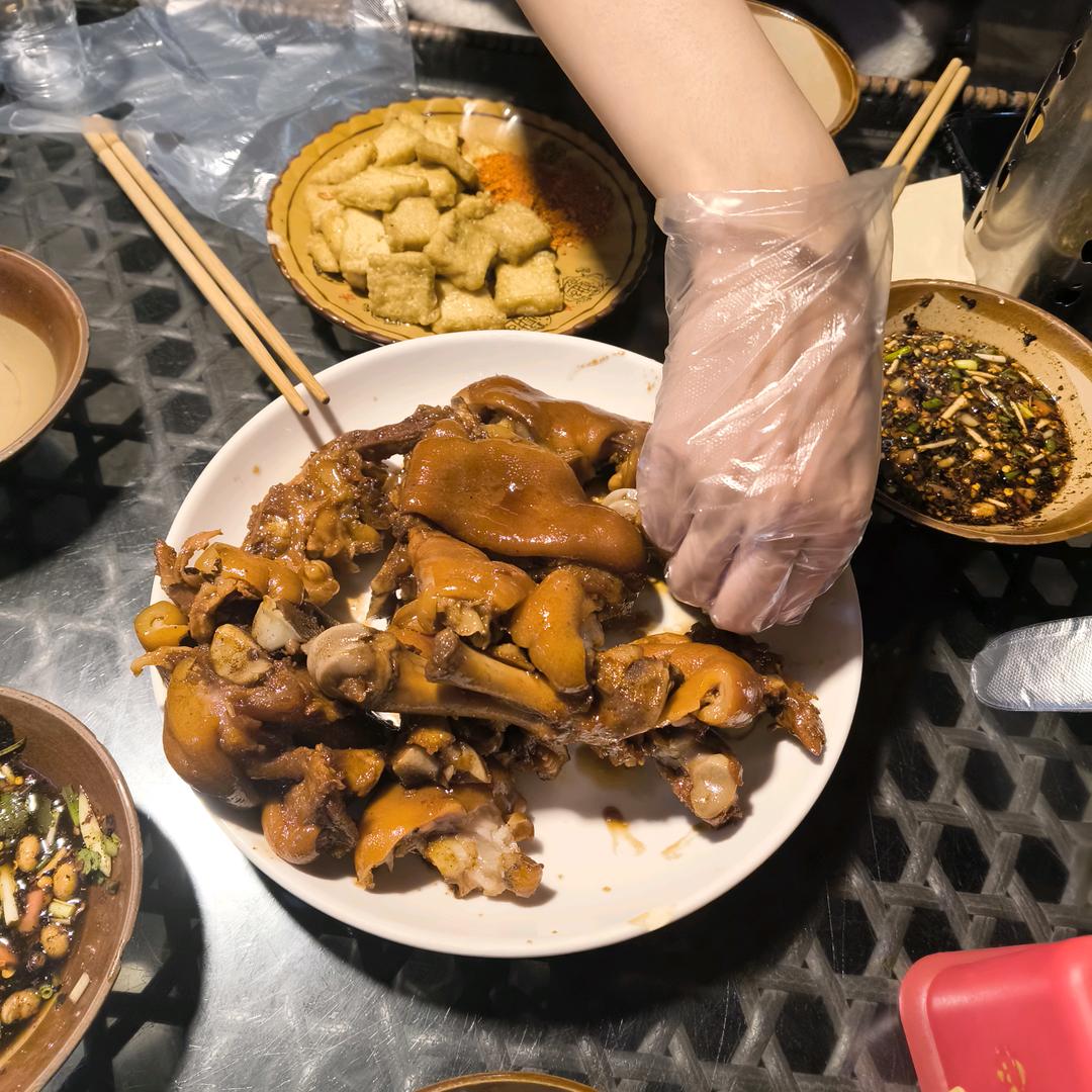 文文想吃卤猪蹄