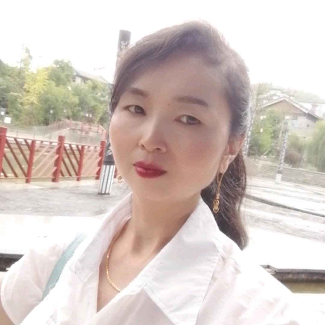 黄玲