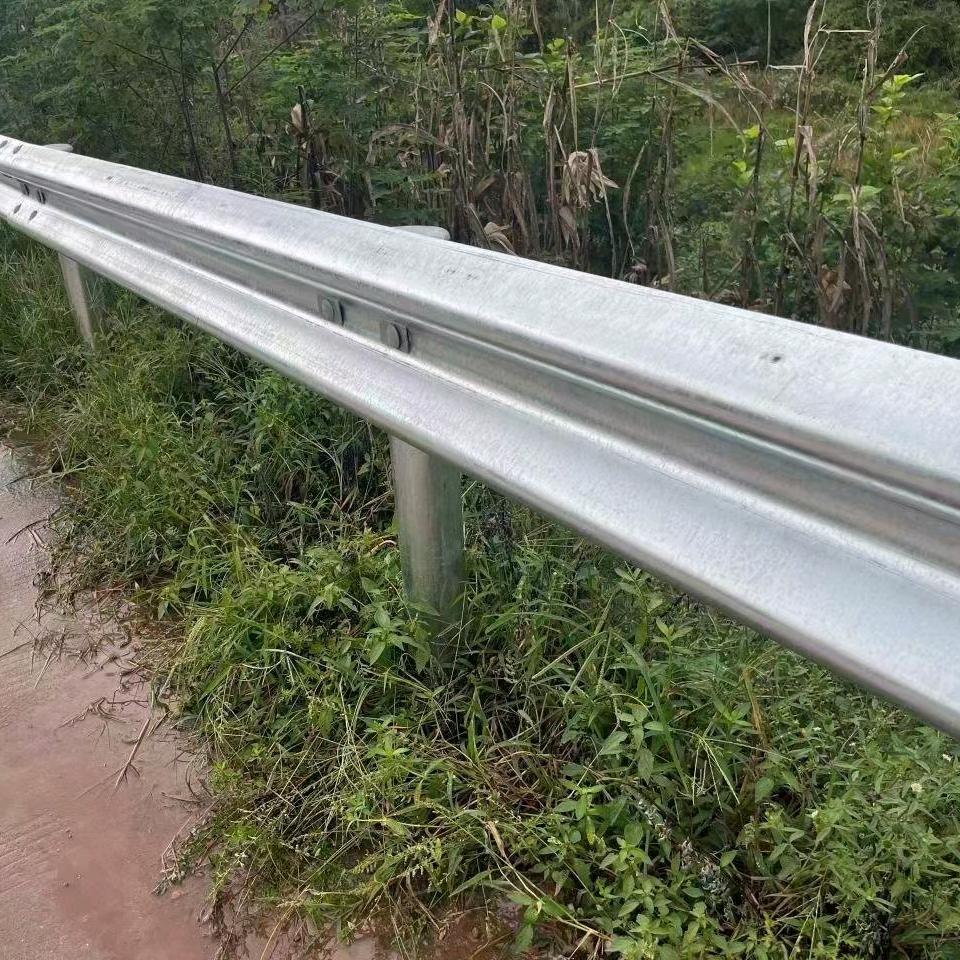 四川波形护栏厂家