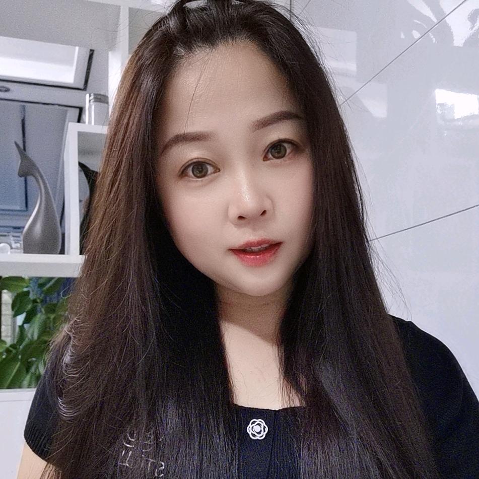 你   我    她    （莹  莹)