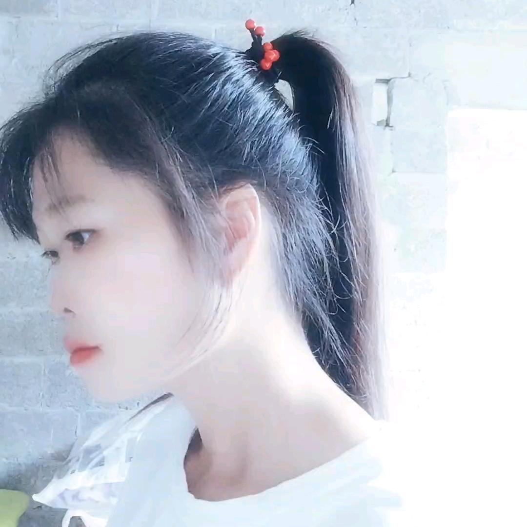 邓秀