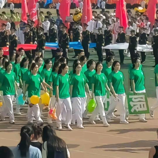 关注民生。