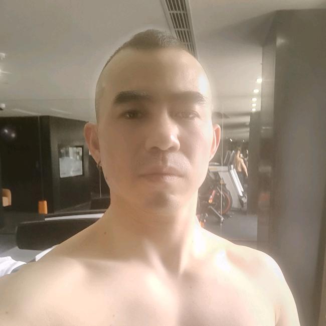 只喝白开水