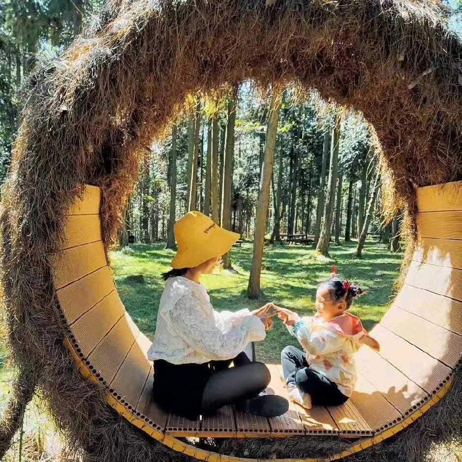 在家具城打工的小梦梦-呀