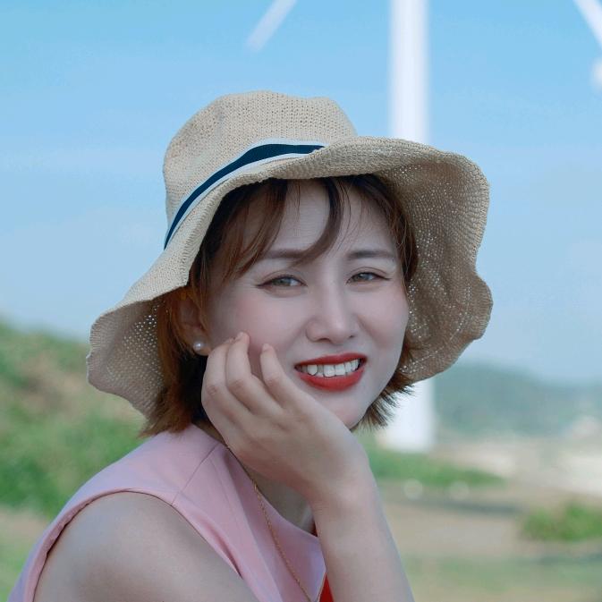 佳莹见海