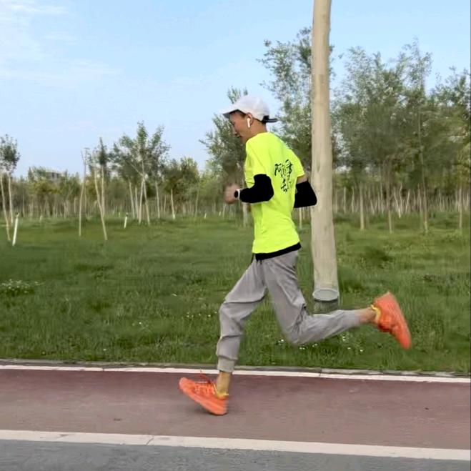 僾跑步de小糖糖
