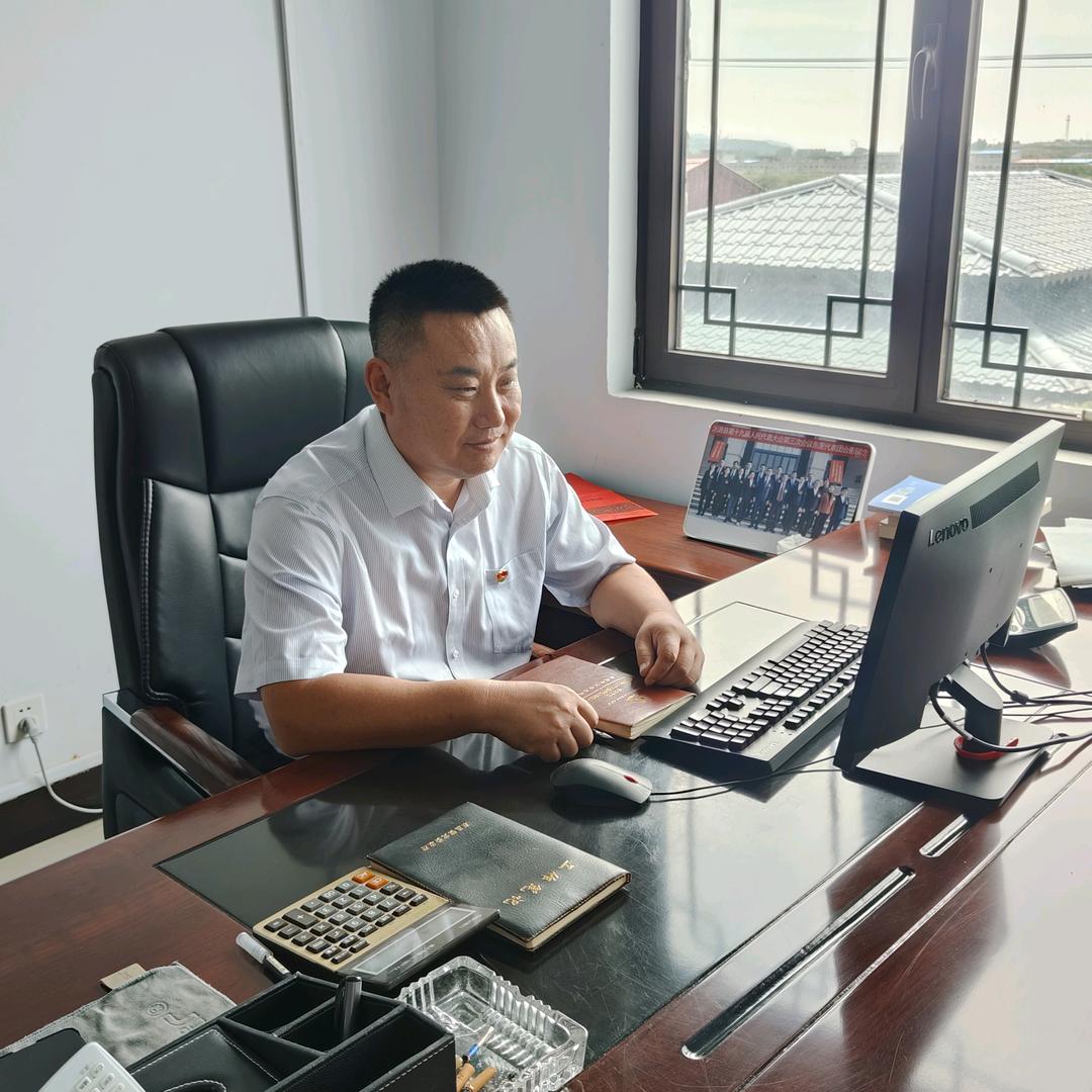 淄博沂源东里东安村支书  耿伟