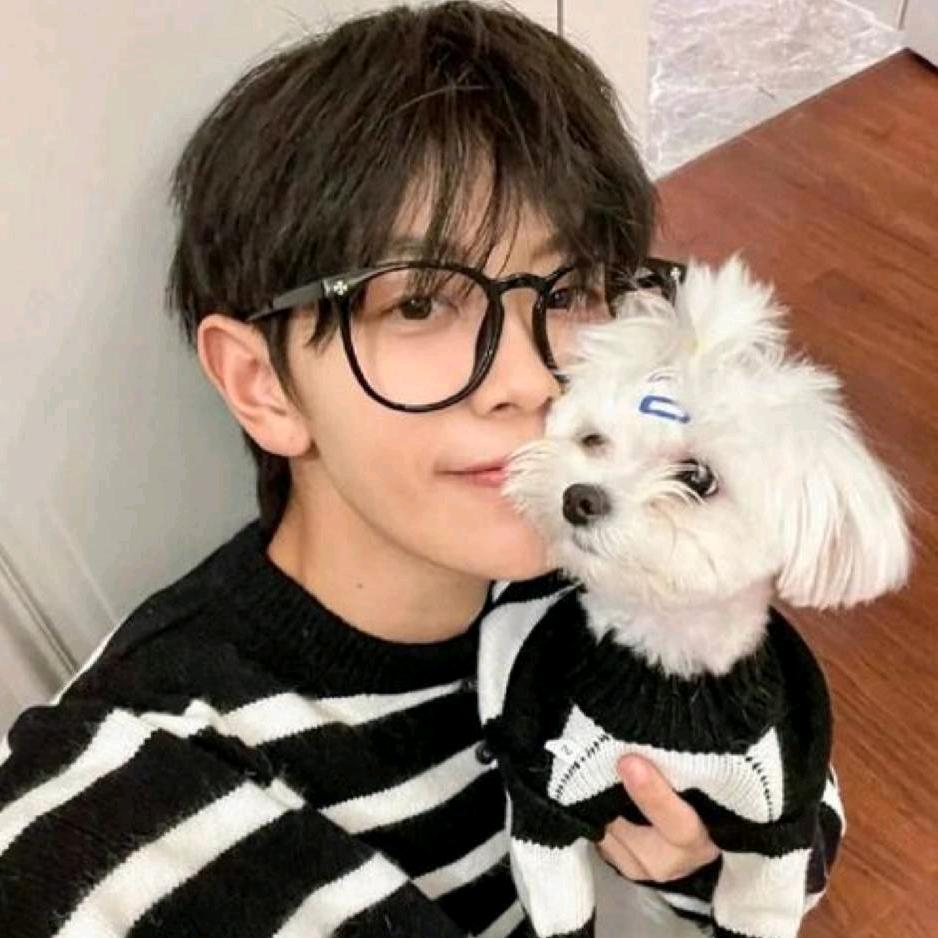 悱蛀流小帅男°C