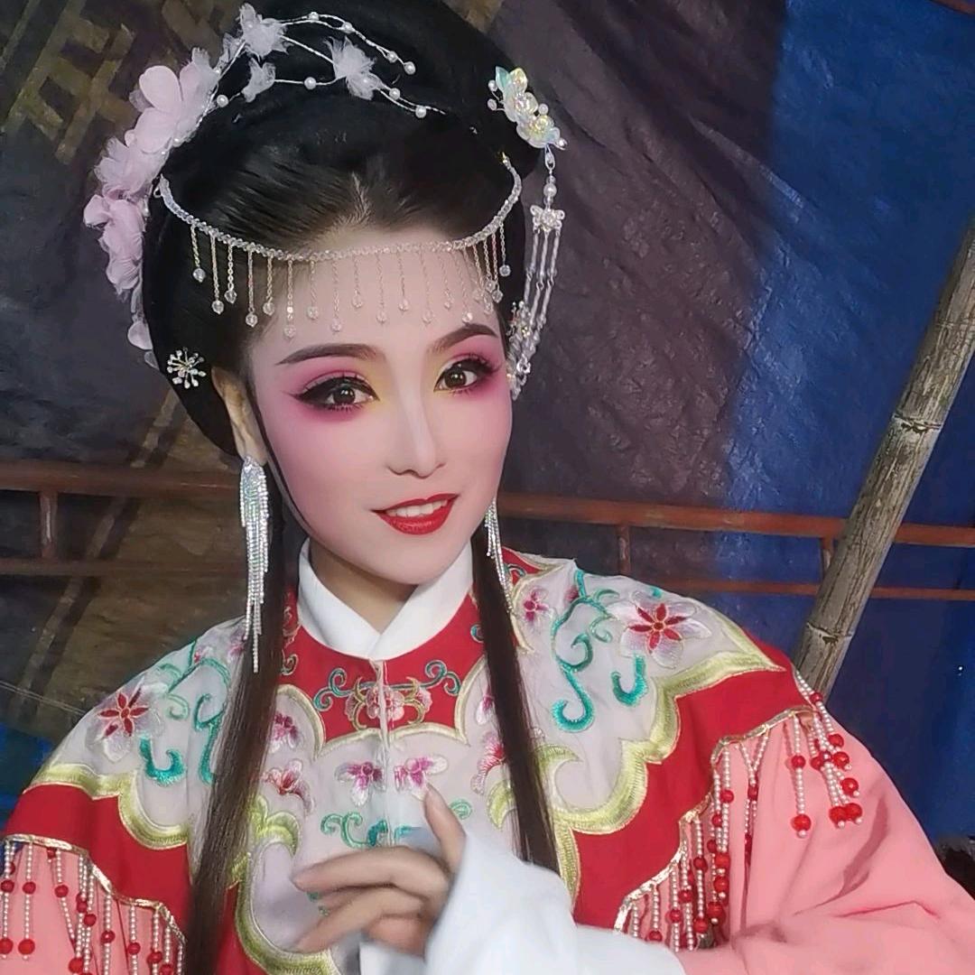 黄梅戏花旦姐