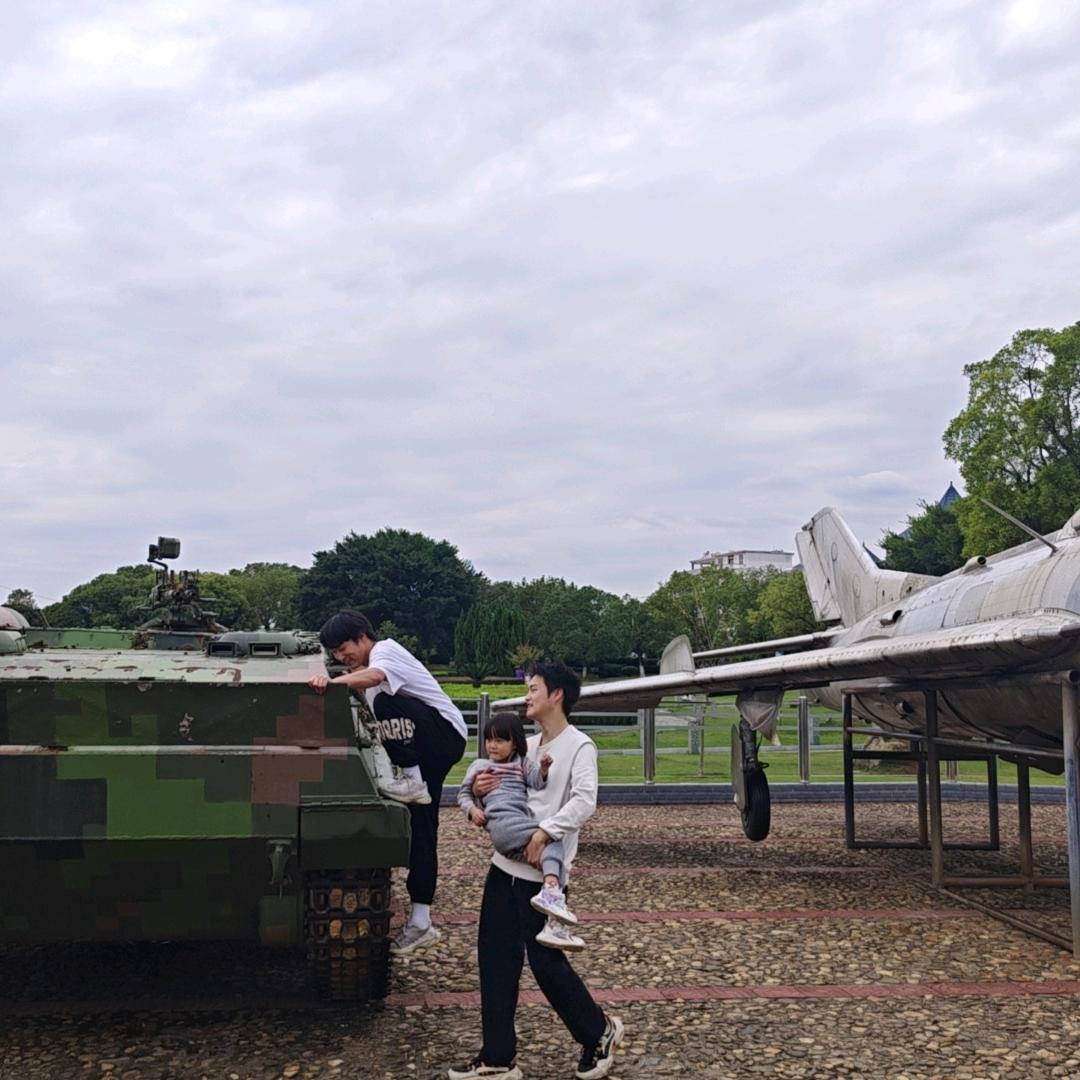 丹，听海