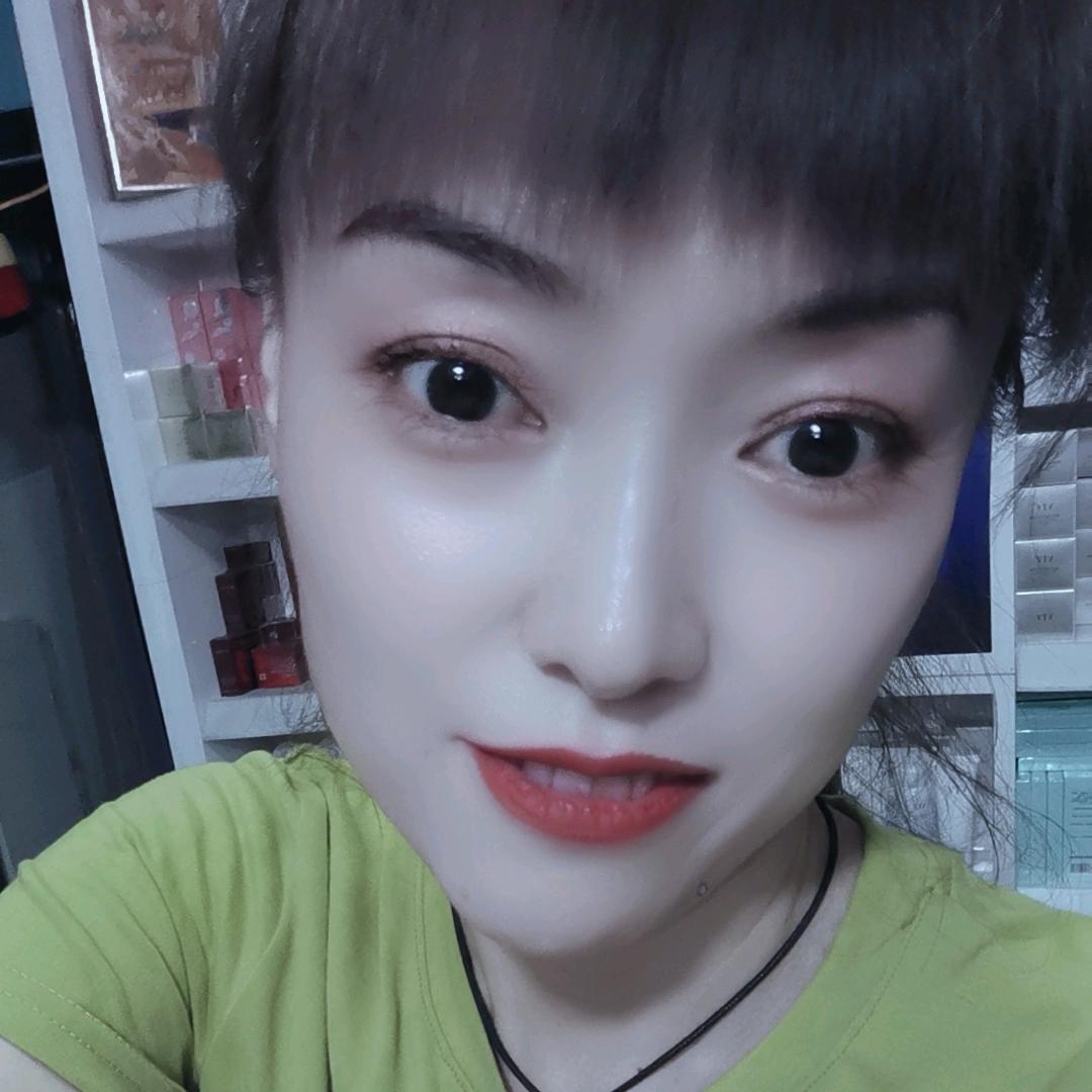 希芸水中月😘