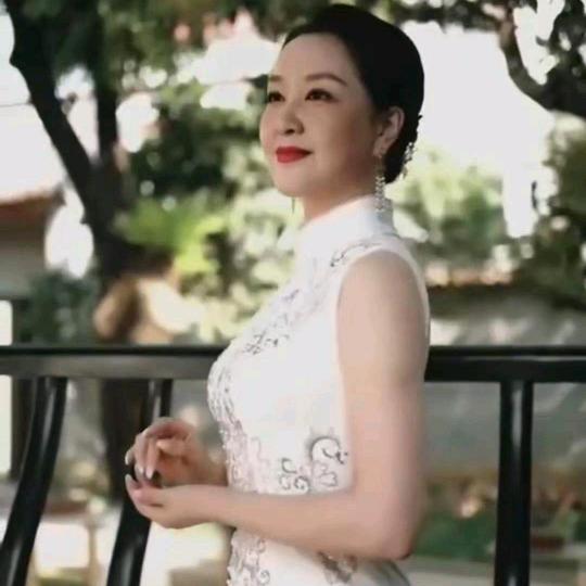 创新美业钟梅（小号）
