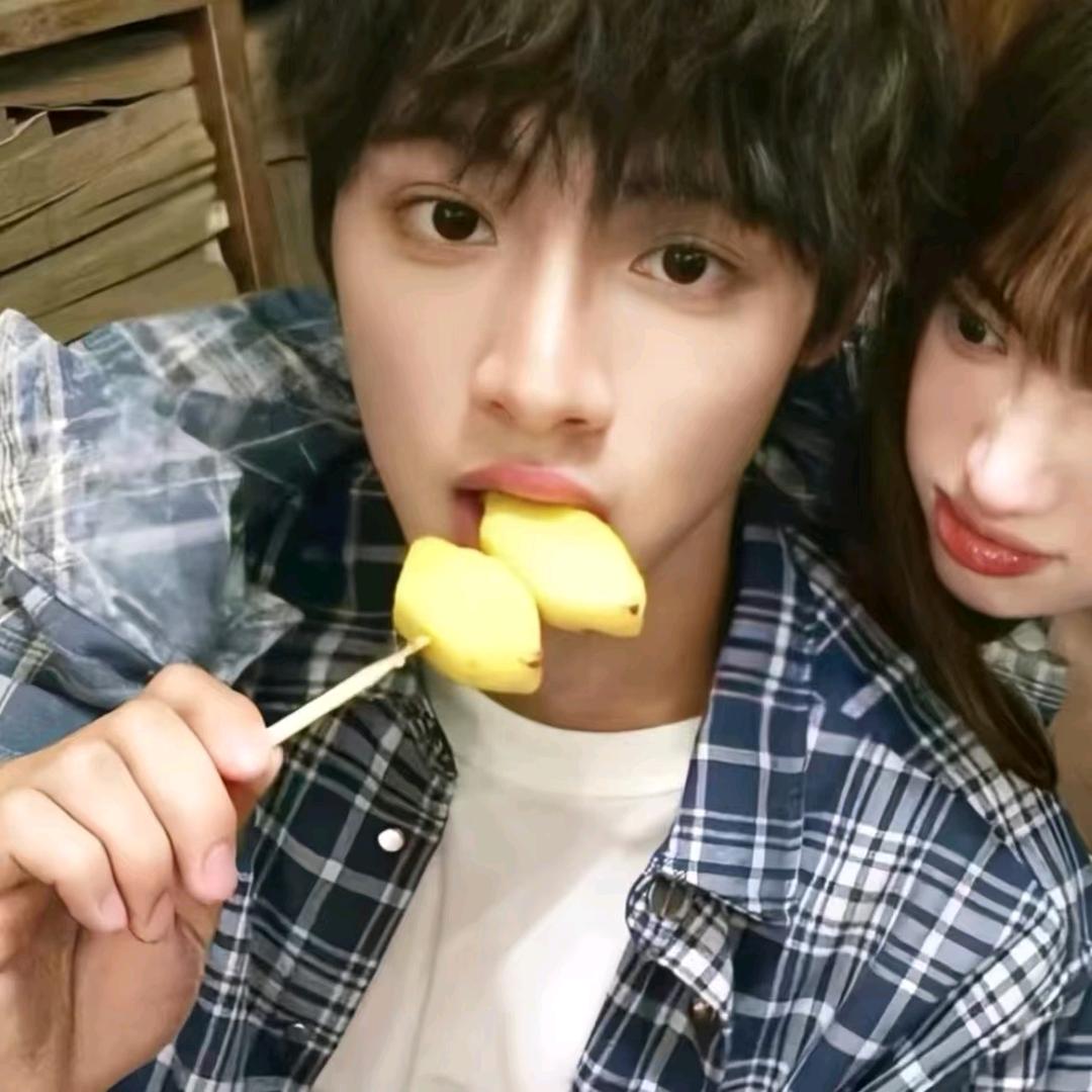 我脑袋磕腚上了