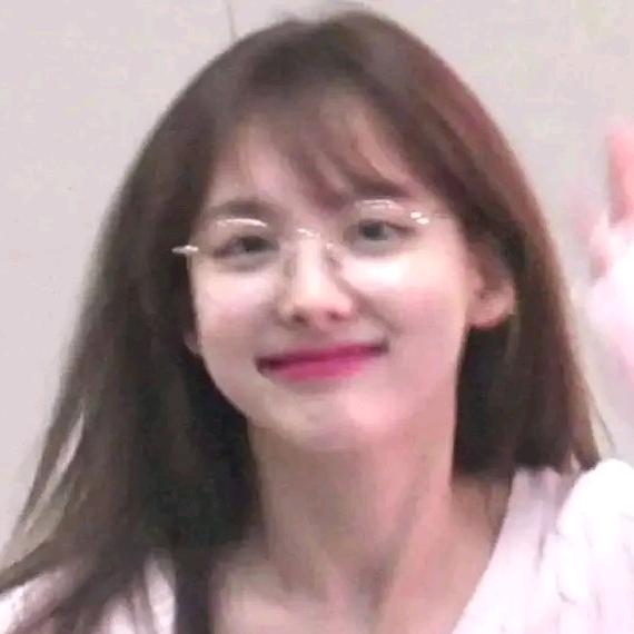 六颗奶糖泡一杯牛奶