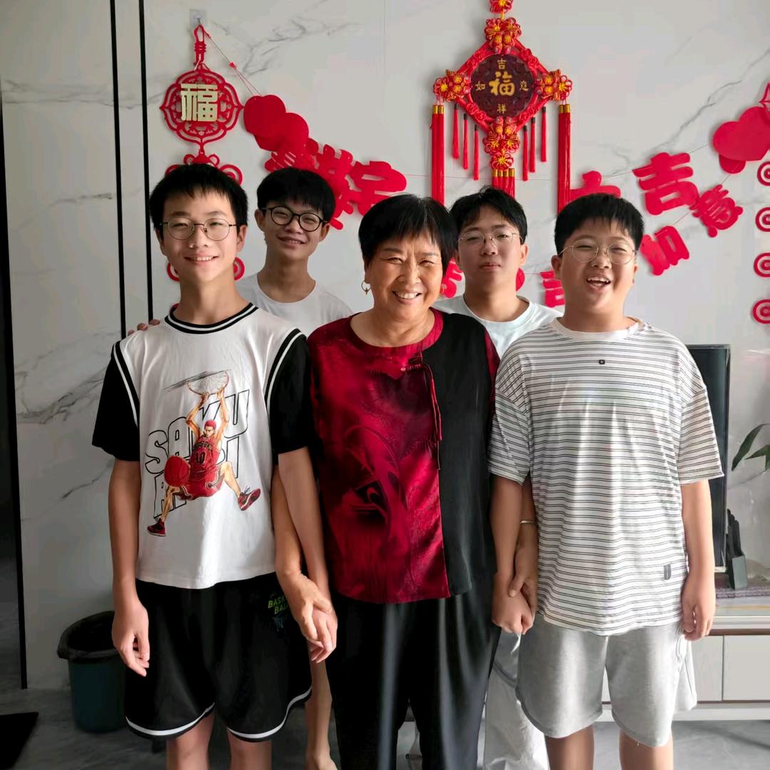 王子轩和王子涵的奶奶