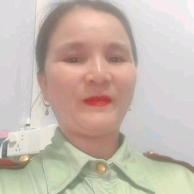 阿妹🎤🎤我来自广西爱唱歌主播