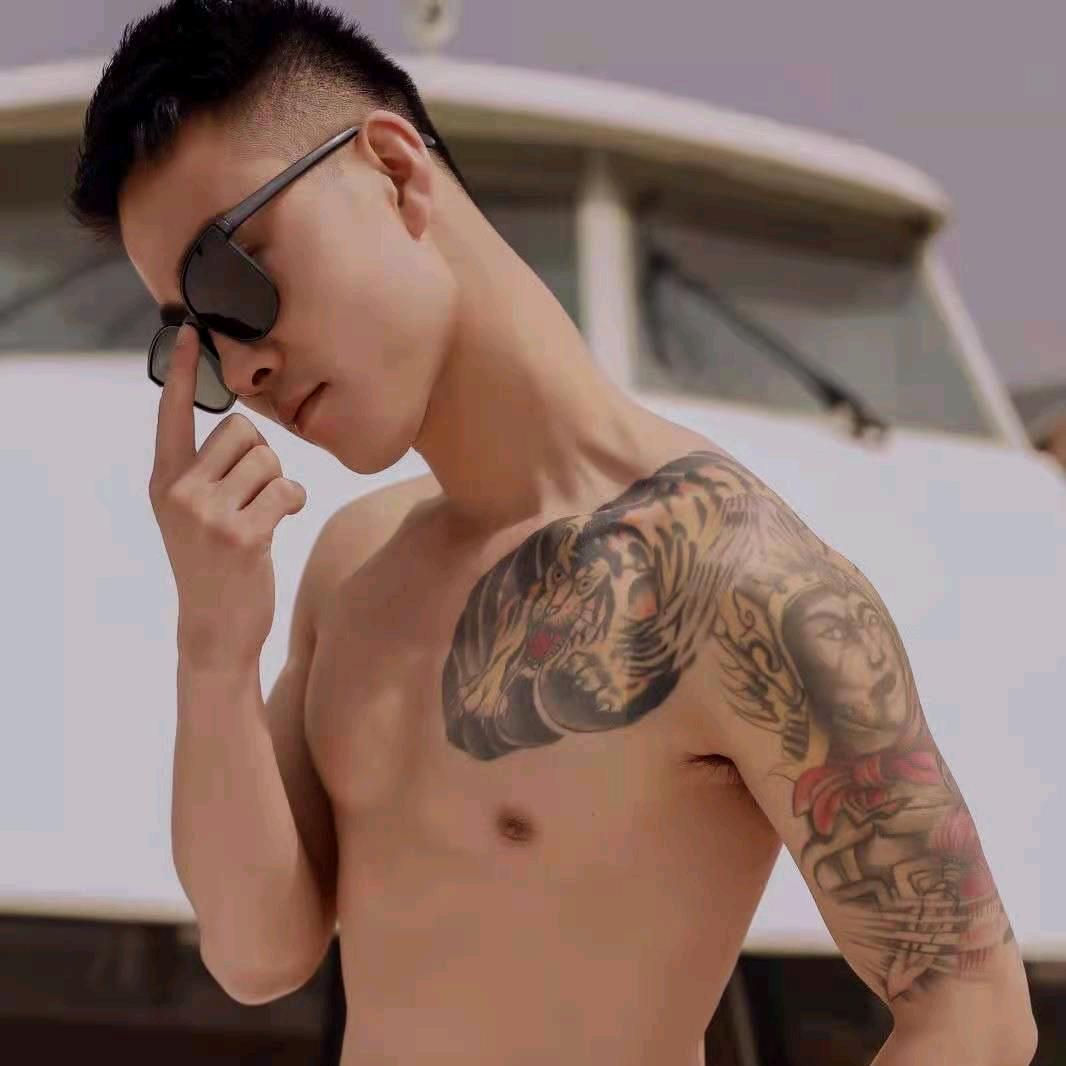 @强子