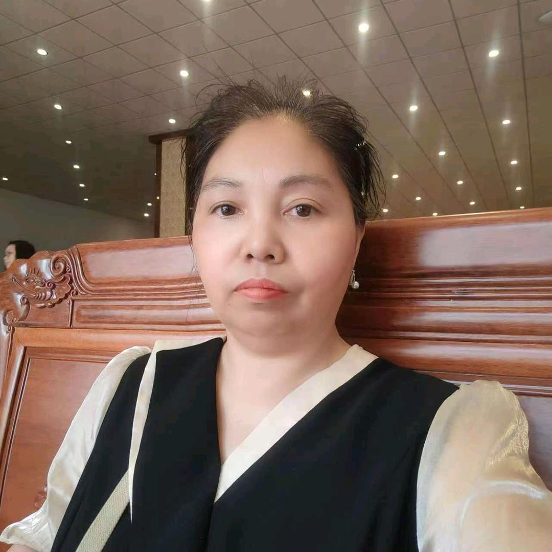 苍溪戚姐：上班开直播不定时，心态好人不老