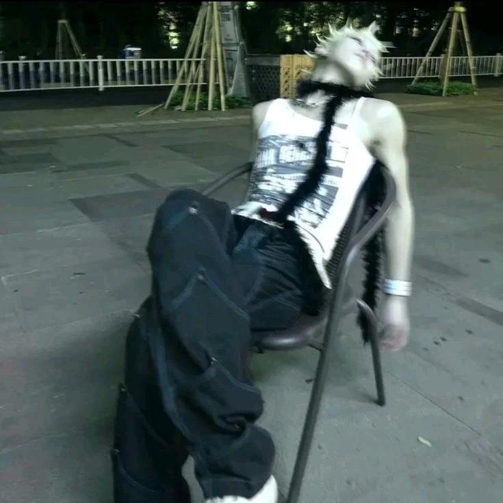 川田小栀.
