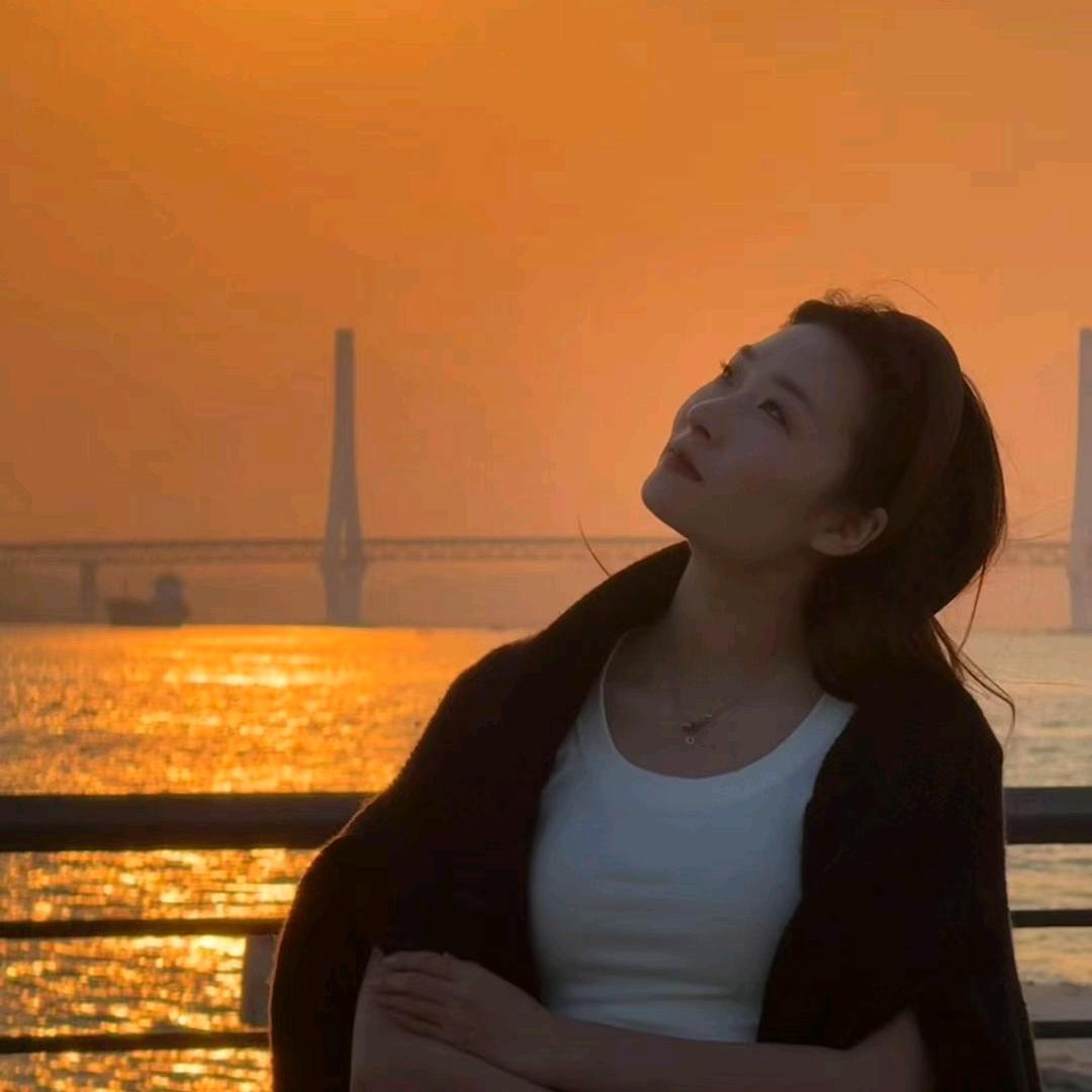 成都鲸赚租机-小滢