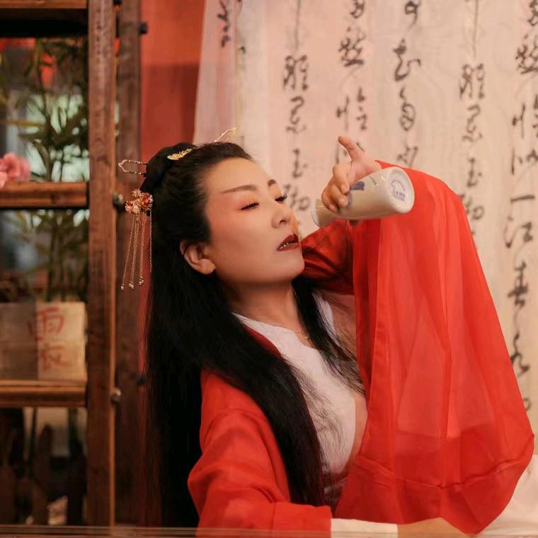 东方不败。