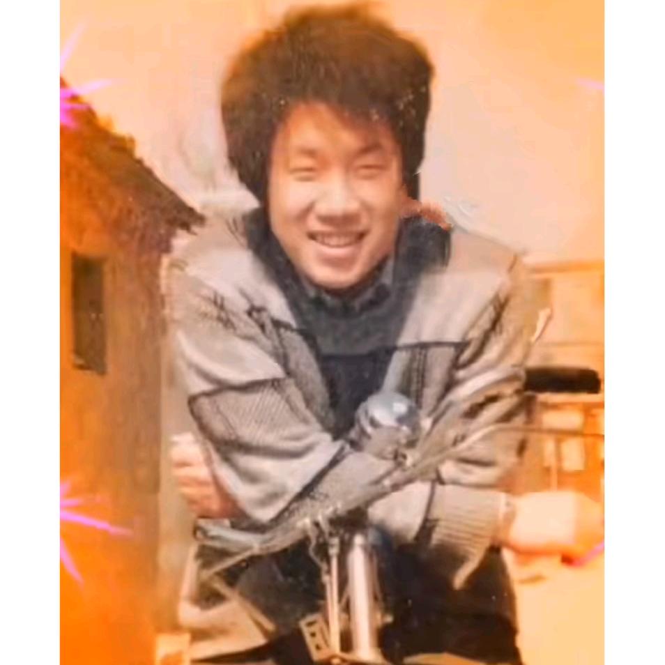 老昆诗了（爱丫丫）