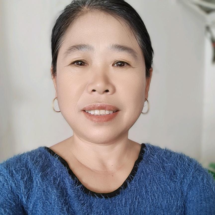 赵明珍 不定时开播。爱唱歌。