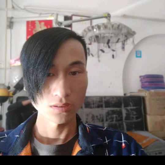 开着拖拉机私奔