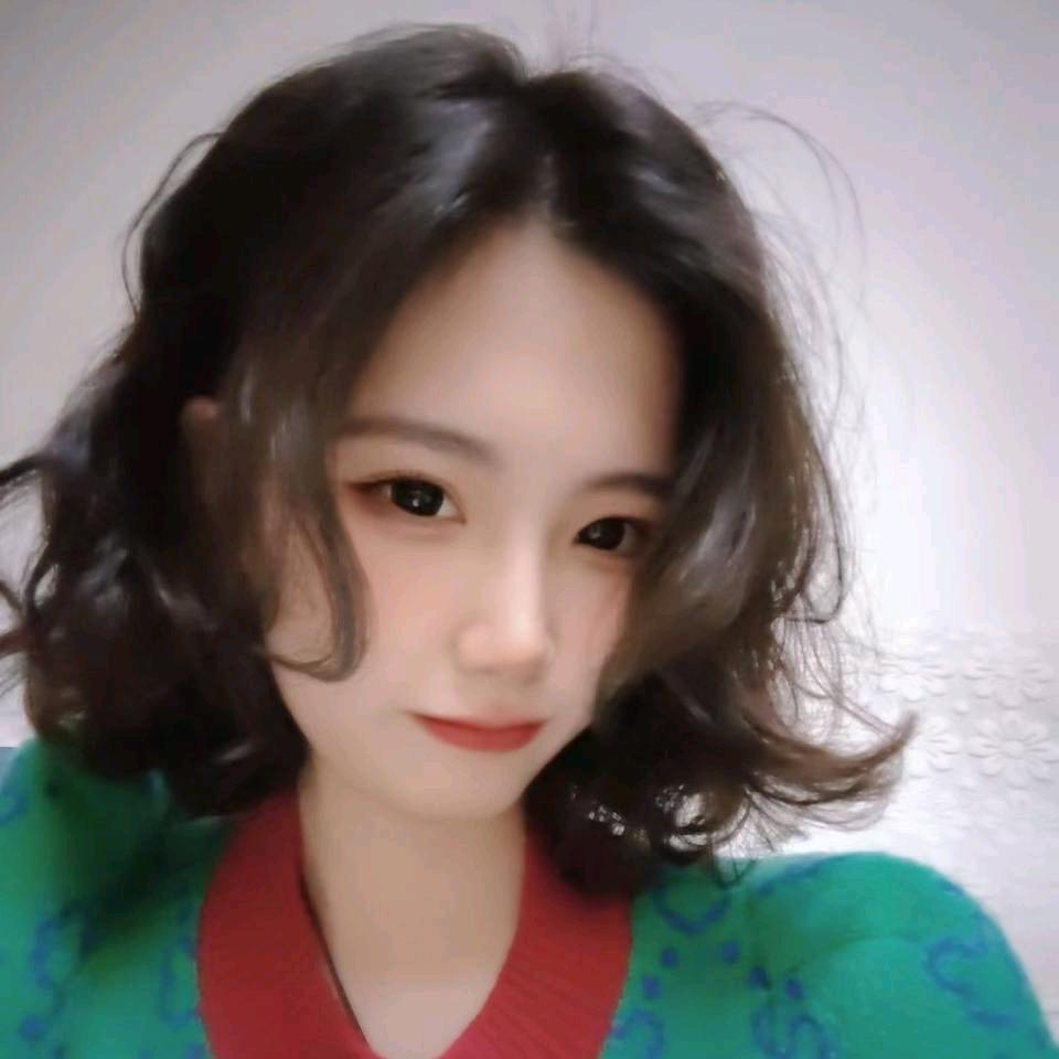 月下诗行足纤痕
